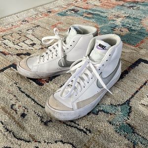 Nike blazers, silver and white